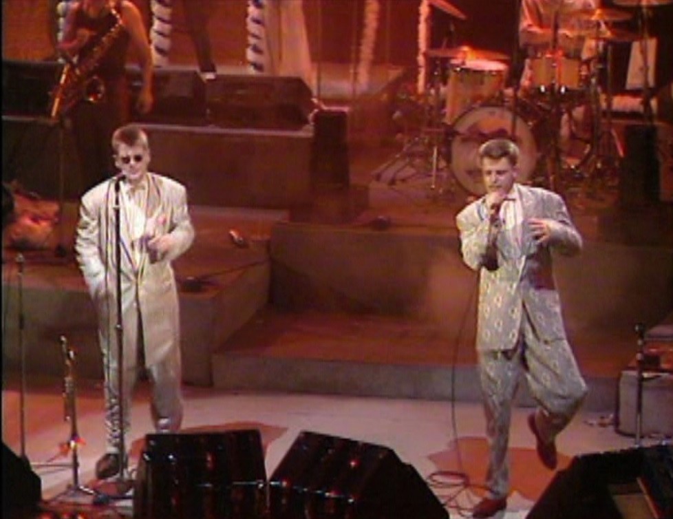 Madness The Whistle Test 85 86 1985 BBC BBC2 Suggs Carl Smyth Cathal Chas Smash Old Grey